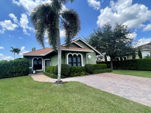 15590 Hawker Lane, Wellington, FL 33414