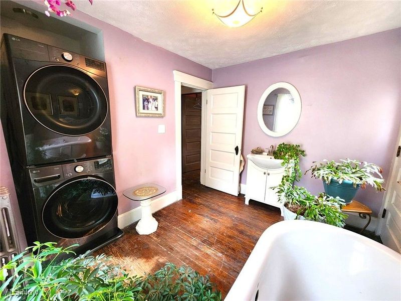 425 West Avenue, Elyria, OH 44035 Photo 28