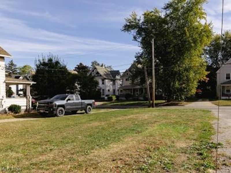 336 Furnace Street, Elyria, OH 44035 Photo 3