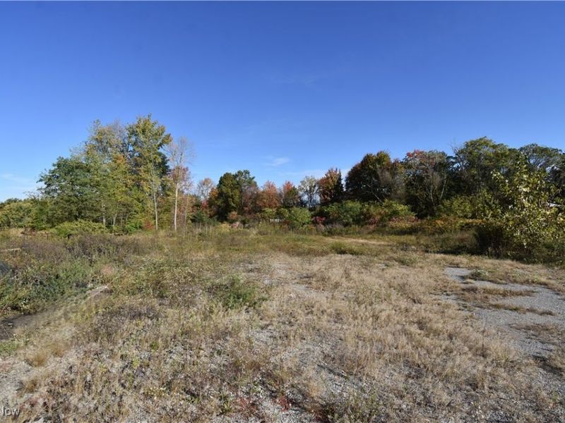 5987 Youngstown Hubbard Road, Hubbard, OH 44425 Photo 7