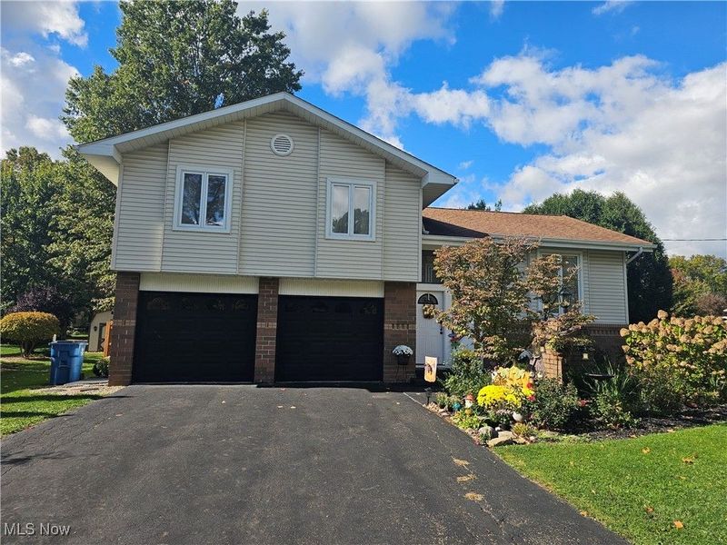 155 Heritage Ln Lane, Cortland, OH 44410 Photo 1