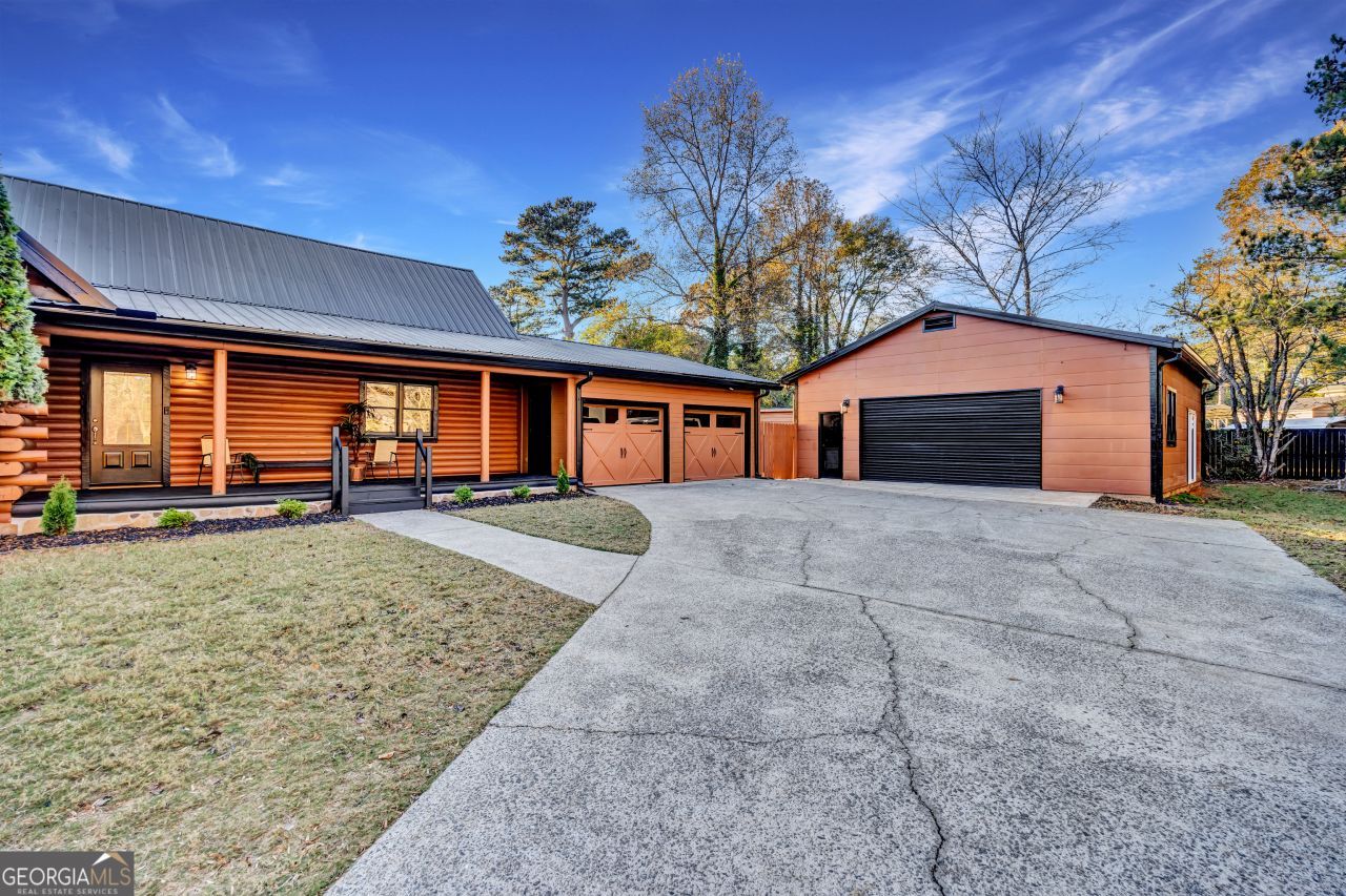 923 Pine Circle, Woodstock, GA 30189 Main Photo