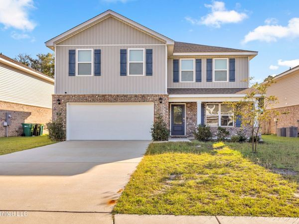 62 Saltmeadow Circle, Ocean Springs, MS 39564