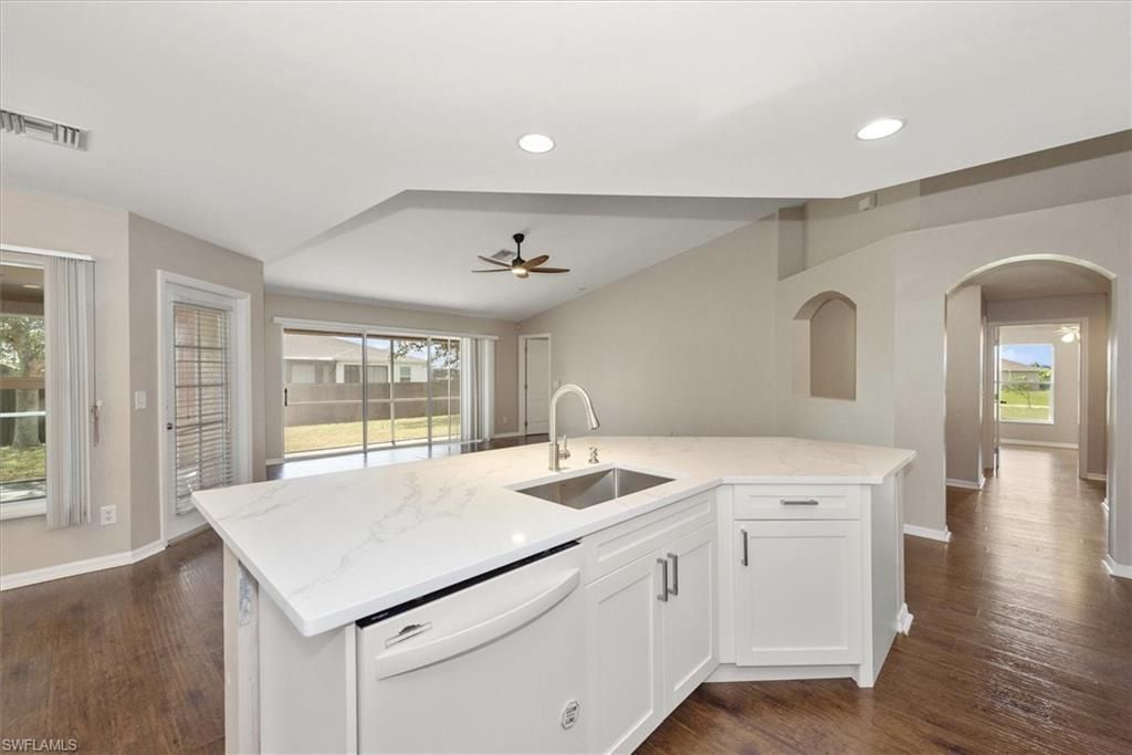 424 NW 14th St, Cape Coral, FL 33993 Photo