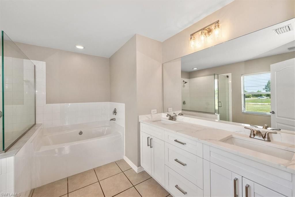 424 NW 14th St, Cape Coral, FL 33993 Photo