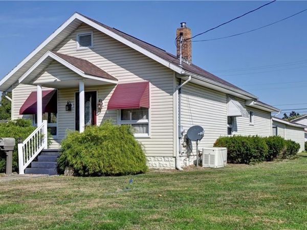 1107 Parrish Street, Uhrichsville, OH 44683
