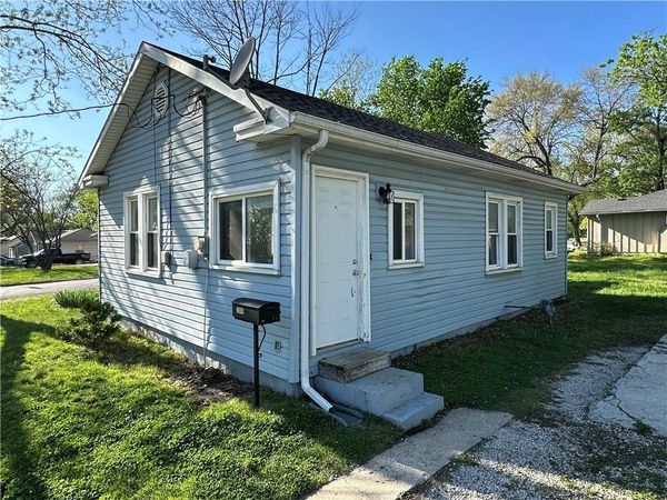 304 W South Street, Harrisonville, MO 64701