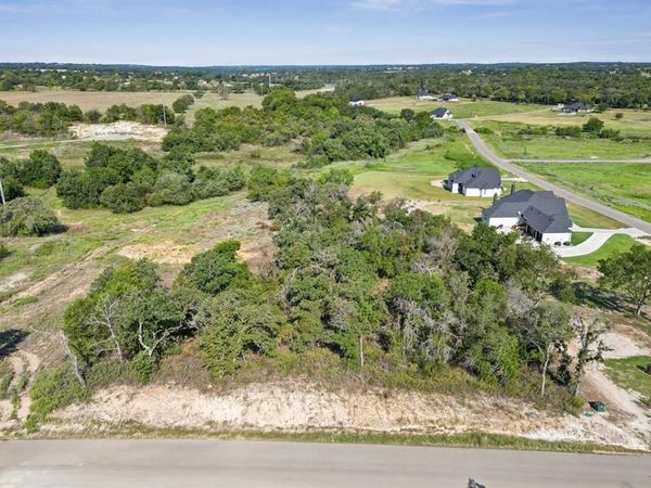 1046 Glenoaks Drive, Weatherford, TX 76088