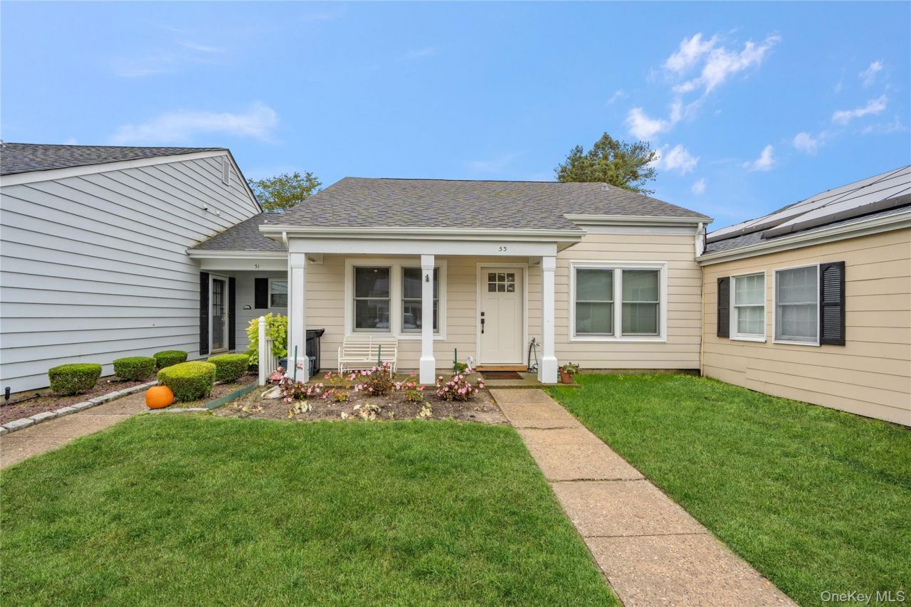 53 Freedom Lane, Coram, NY 11727 Main Photo