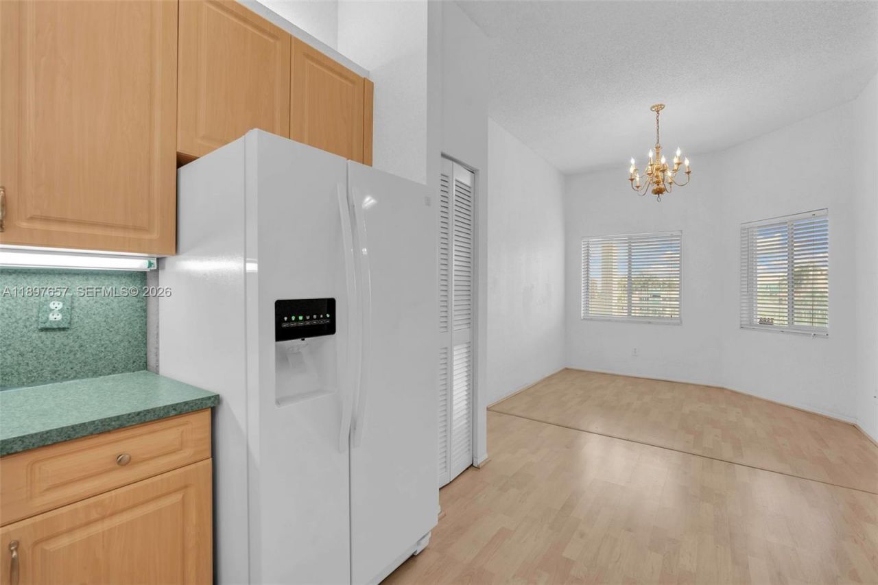 7486 Granville Dr, Unit 410, Tamarac, FL 33321 Photo