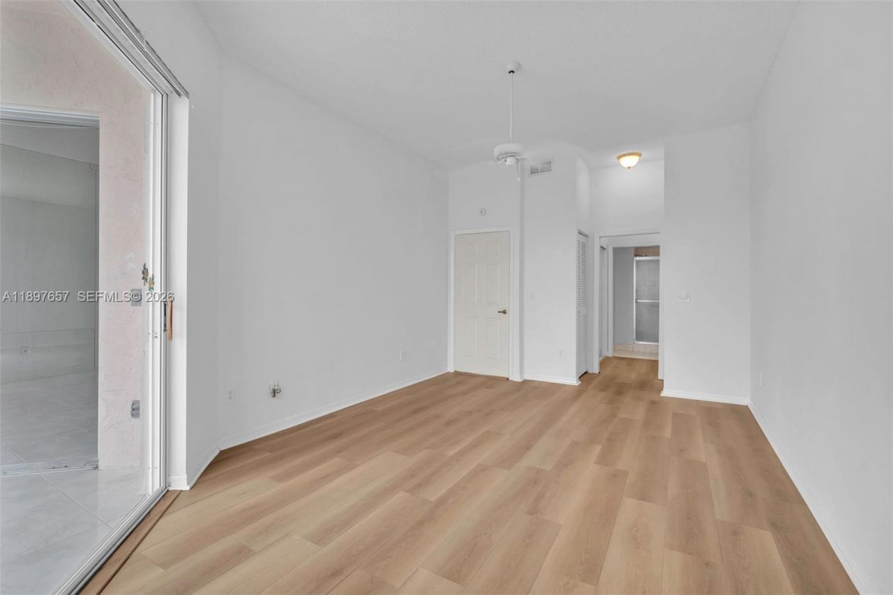 7486 Granville Dr, Unit 410, Tamarac, FL 33321 Photo