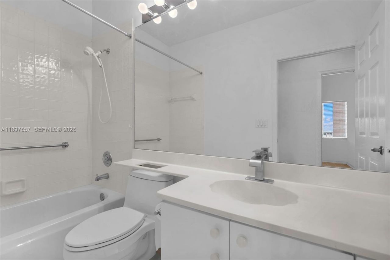 7486 Granville Dr, Unit 410, Tamarac, FL 33321 Photo