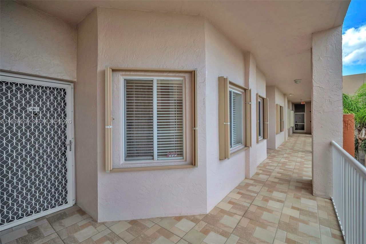 7486 Granville Dr, Unit 410, Tamarac, FL 33321 Photo