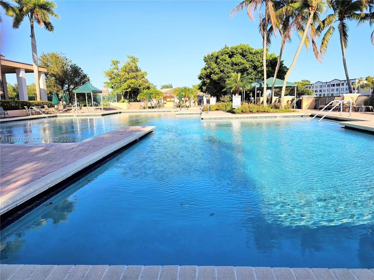 7486 Granville Dr, Unit 410, Tamarac, FL 33321 Photo