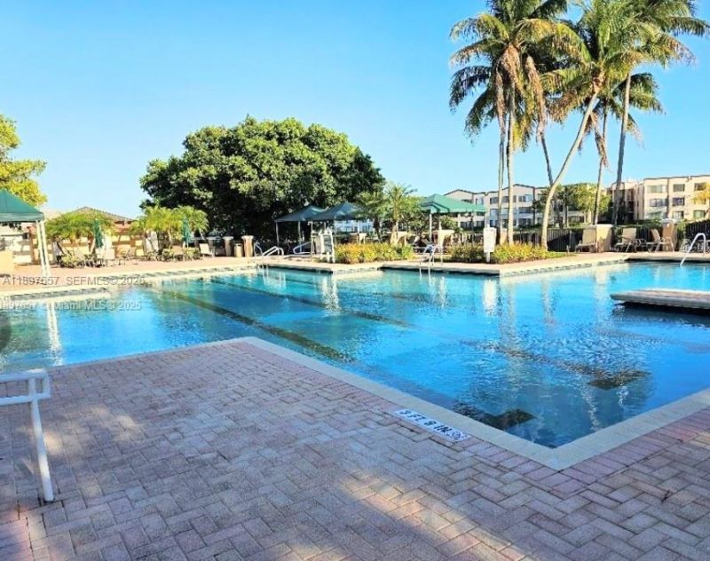 7486 Granville Dr, Unit 410, Tamarac, FL 33321 Photo