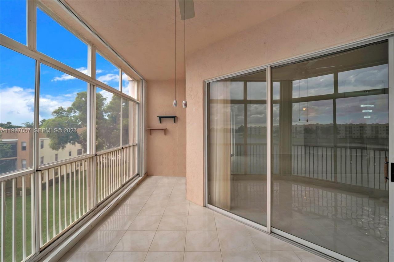 7486 Granville Dr, Unit 410, Tamarac, FL 33321 Photo