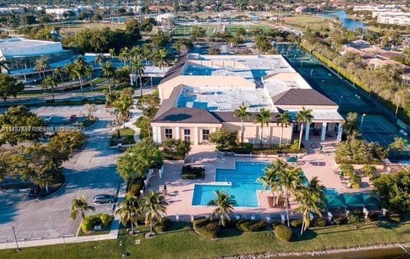 7486 Granville Dr, Unit 410, Tamarac, FL 33321 Photo