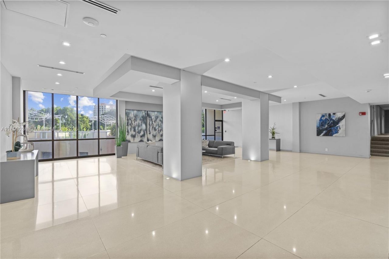 20379 W Country Club Dr, Unit 2039, Aventura, FL 33180 Photo