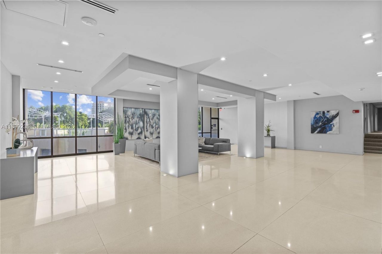 20379 W Country Club Dr, Unit 2039, Aventura, FL 33180 Photo