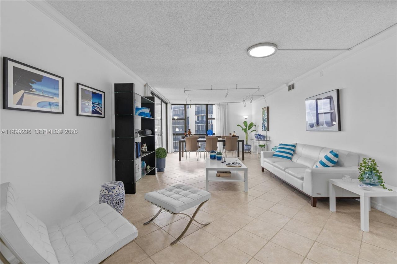 20379 W Country Club Dr, Unit 2039, Aventura, FL 33180 Photo