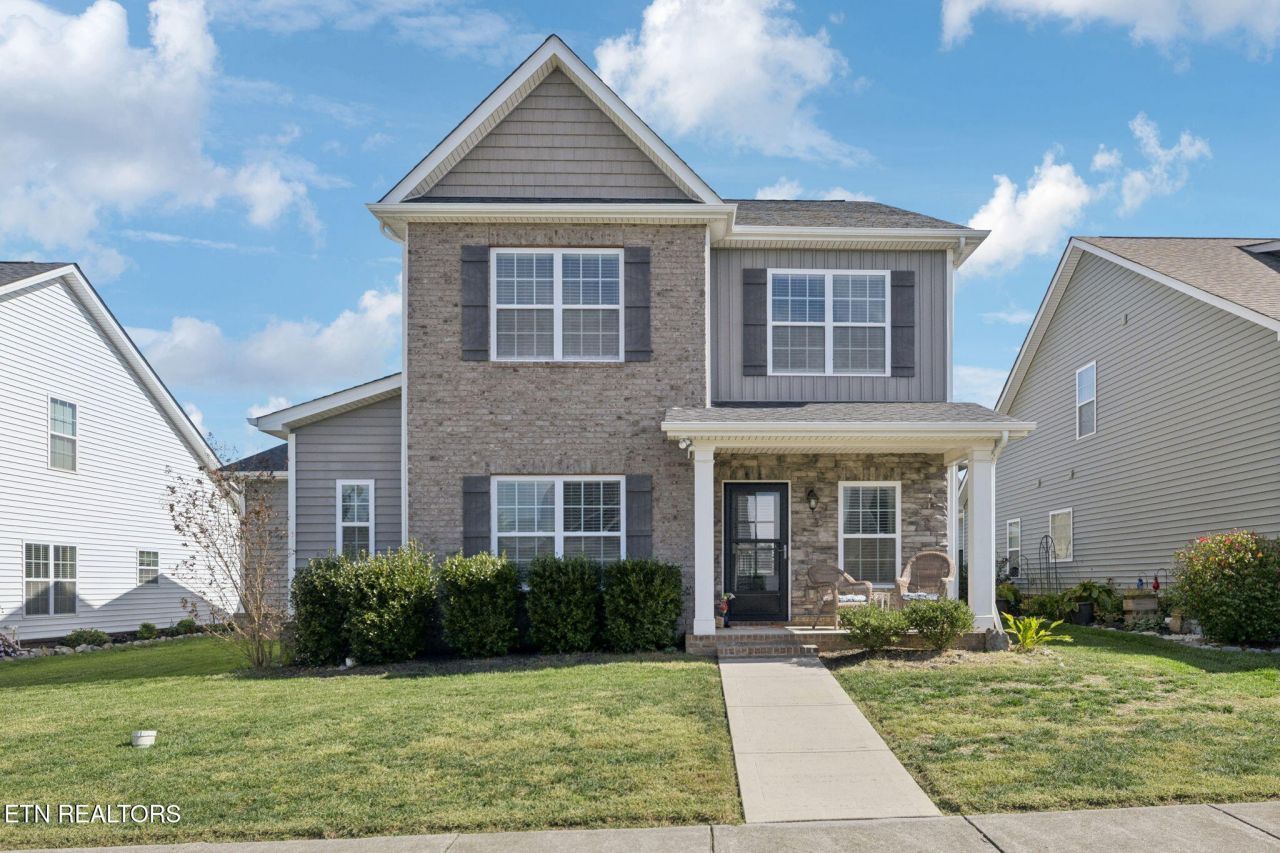 106 E Elderberry St Oak Ridge, TN 37830