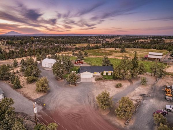 1185 NW 35th Street, Redmond, OR 97756