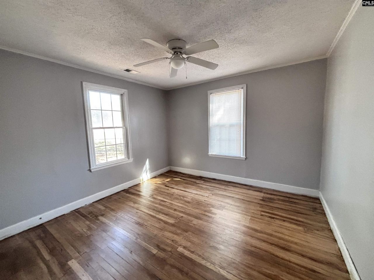 5225 Two Notch Road Photo 7