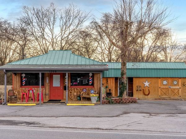 1308 Neelys Bend Rd, Madison, TN 37115