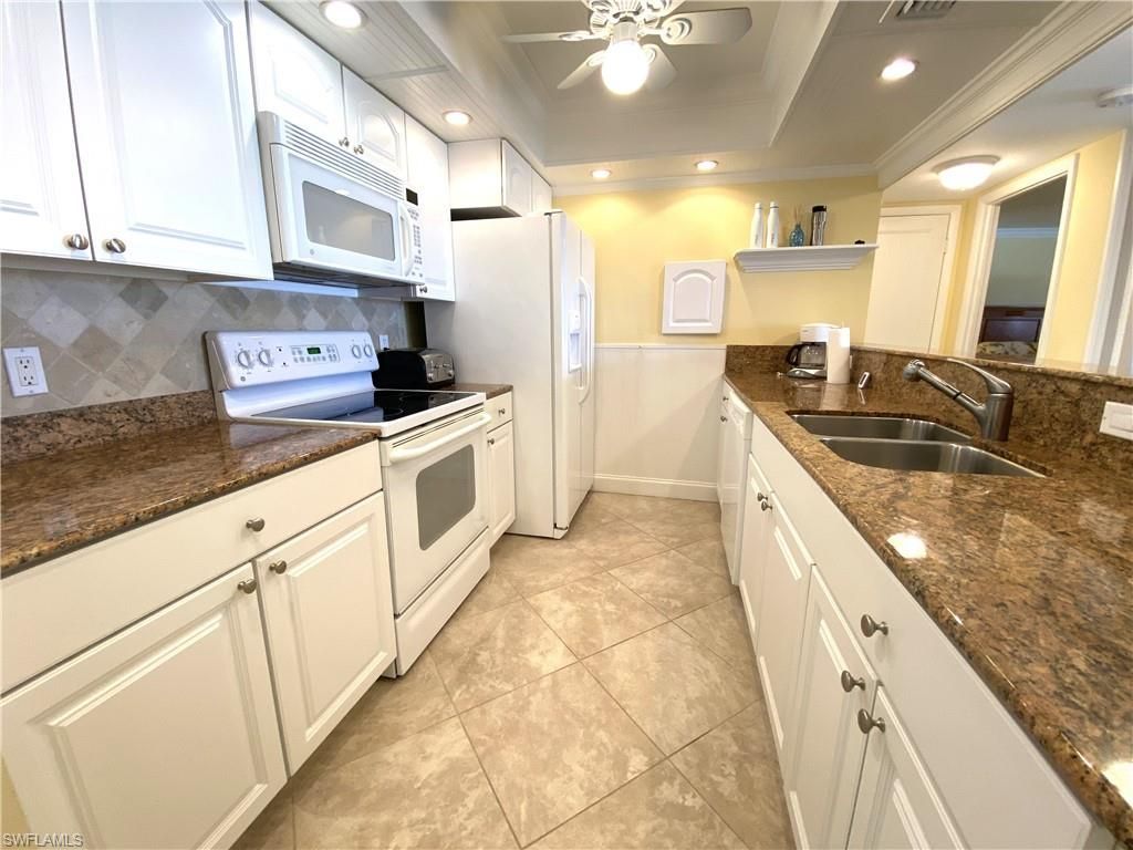 555 Park Shore Dr, Unit B-407, Naples, FL 34103 Photo