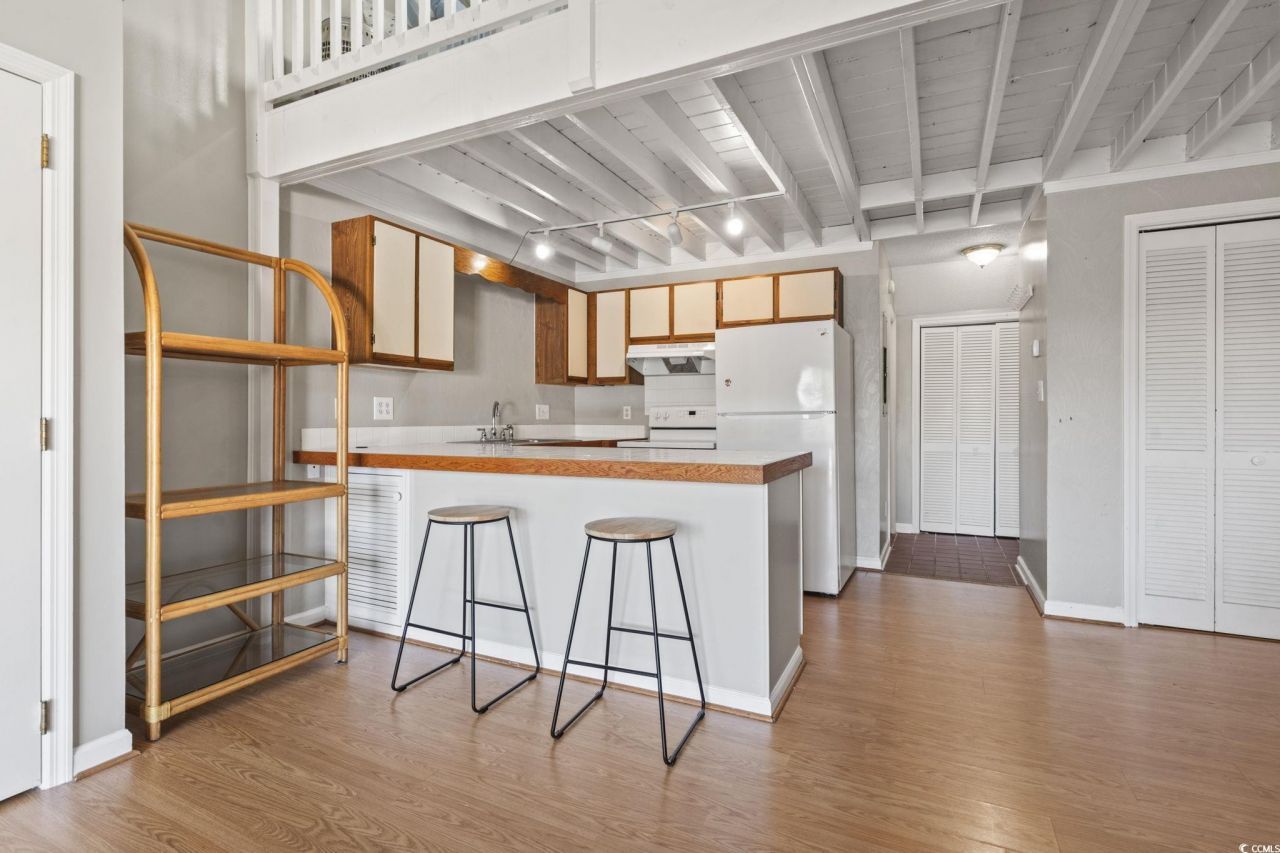 1880 Colony Dr. Photo 11