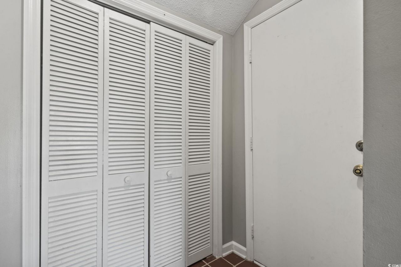 1880 Colony Dr. Photo 5