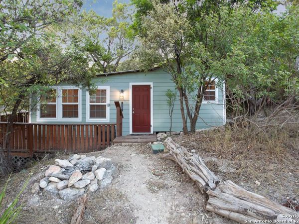 147 Choctaw Trail, Lakehills, TX 78063