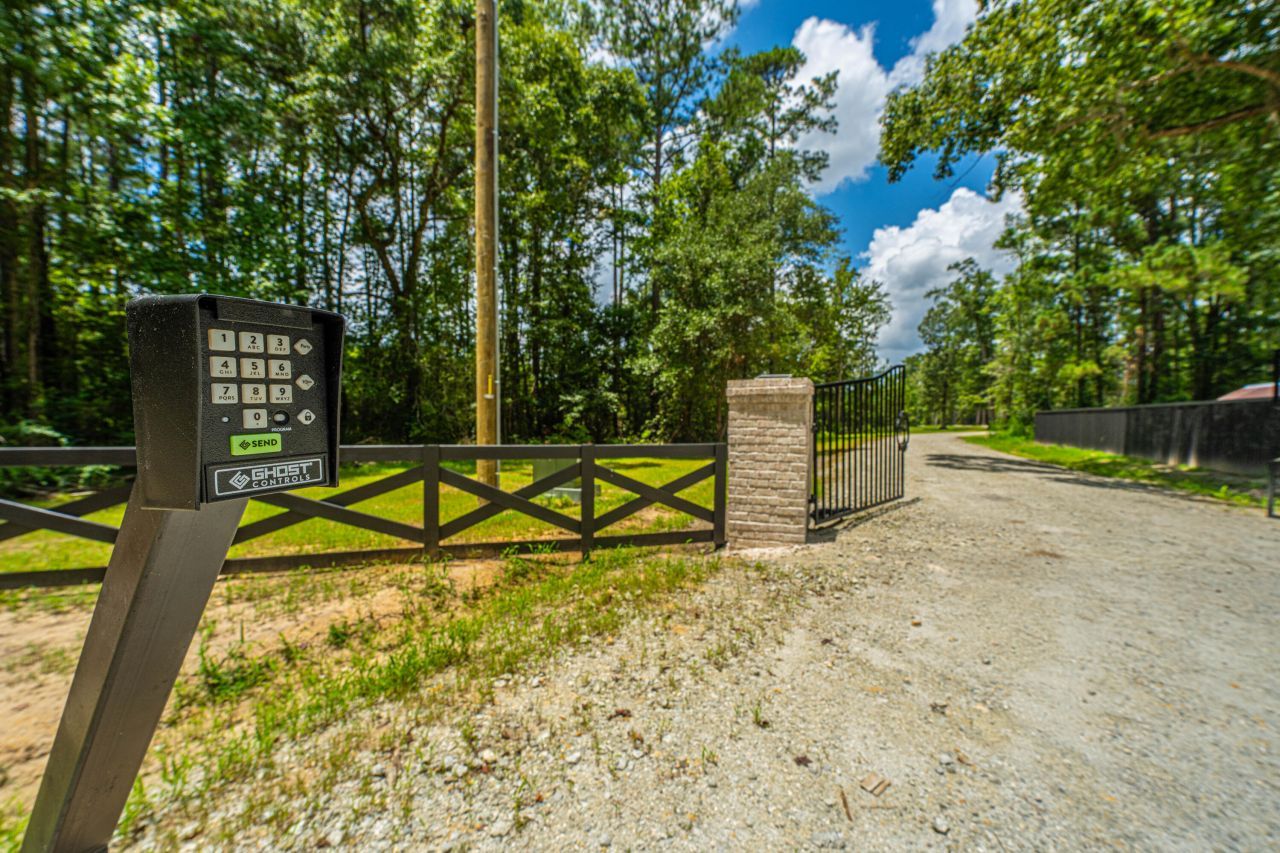 001 Southern Acres Lane Photo 4