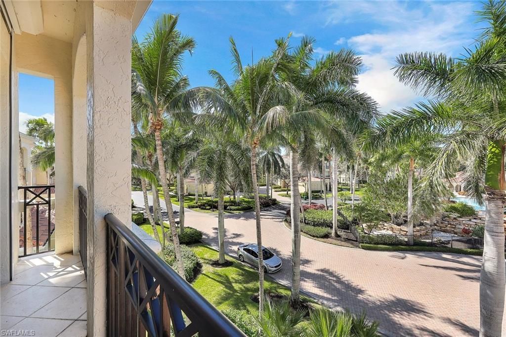2630 Bolero Dr, Unit 2-3, Naples, FL 34109 Photo