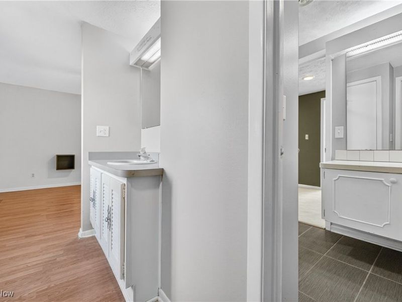 824 S Chillicothe Road, Unit 11, Aurora, OH 44202 Photo 33