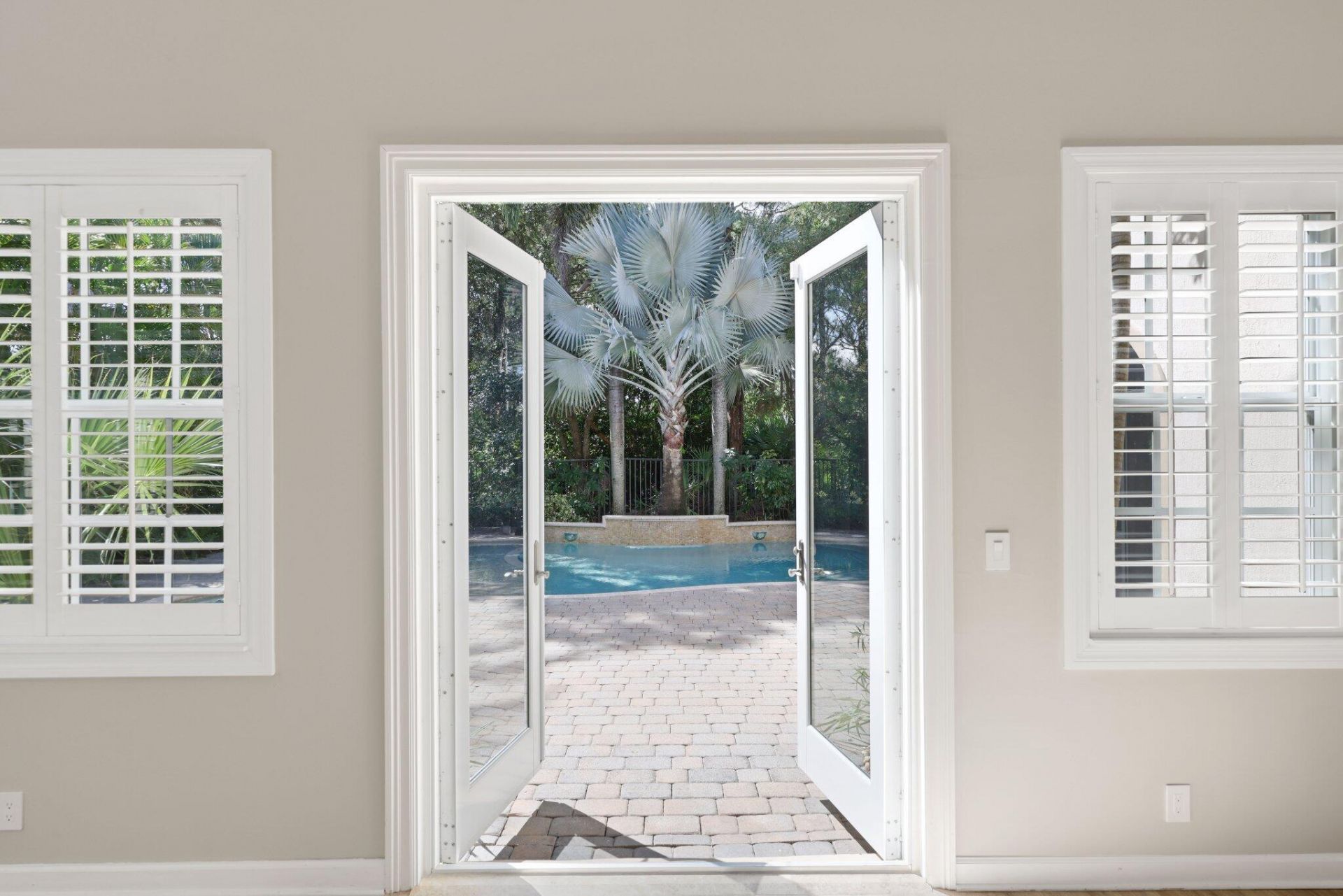 932 Mill Creek Drive, Palm Beach Gardens, FL 33410 Photo