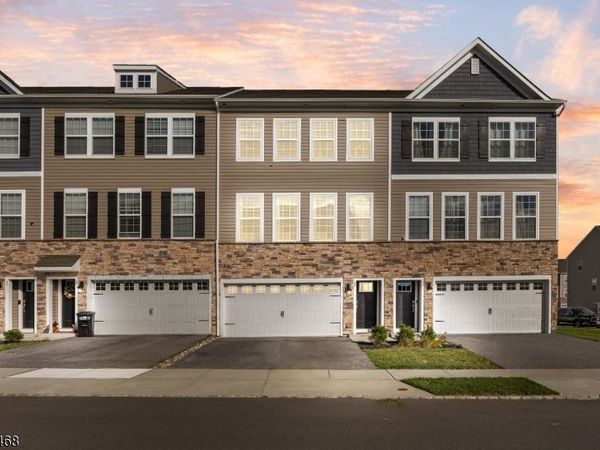 69 Sister's Farmstead Rd, Mount Laurel, NJ 08054