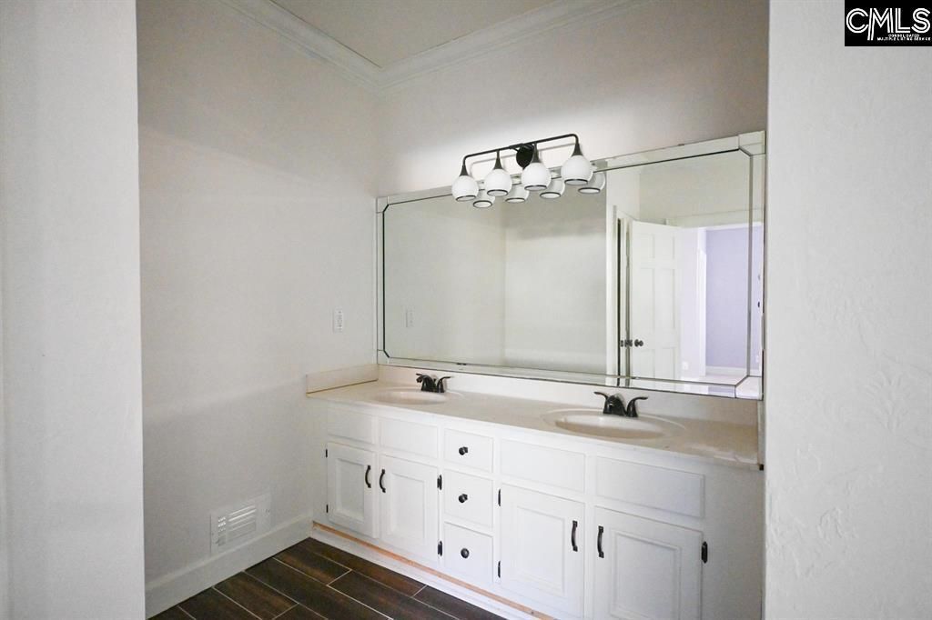 723 Moss Creek Drive Photo 31