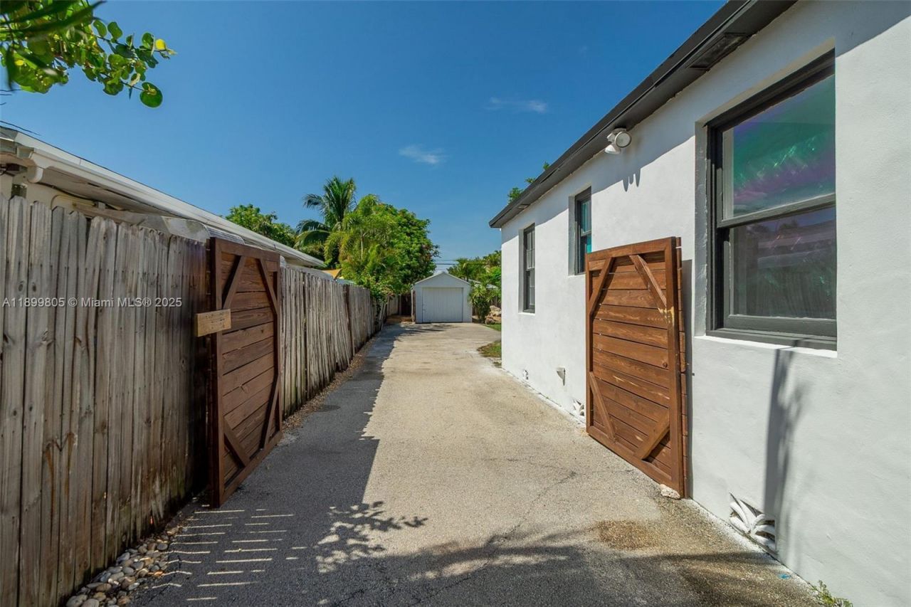 246 NE 13th St, Delray Beach, FL 33444 Photo