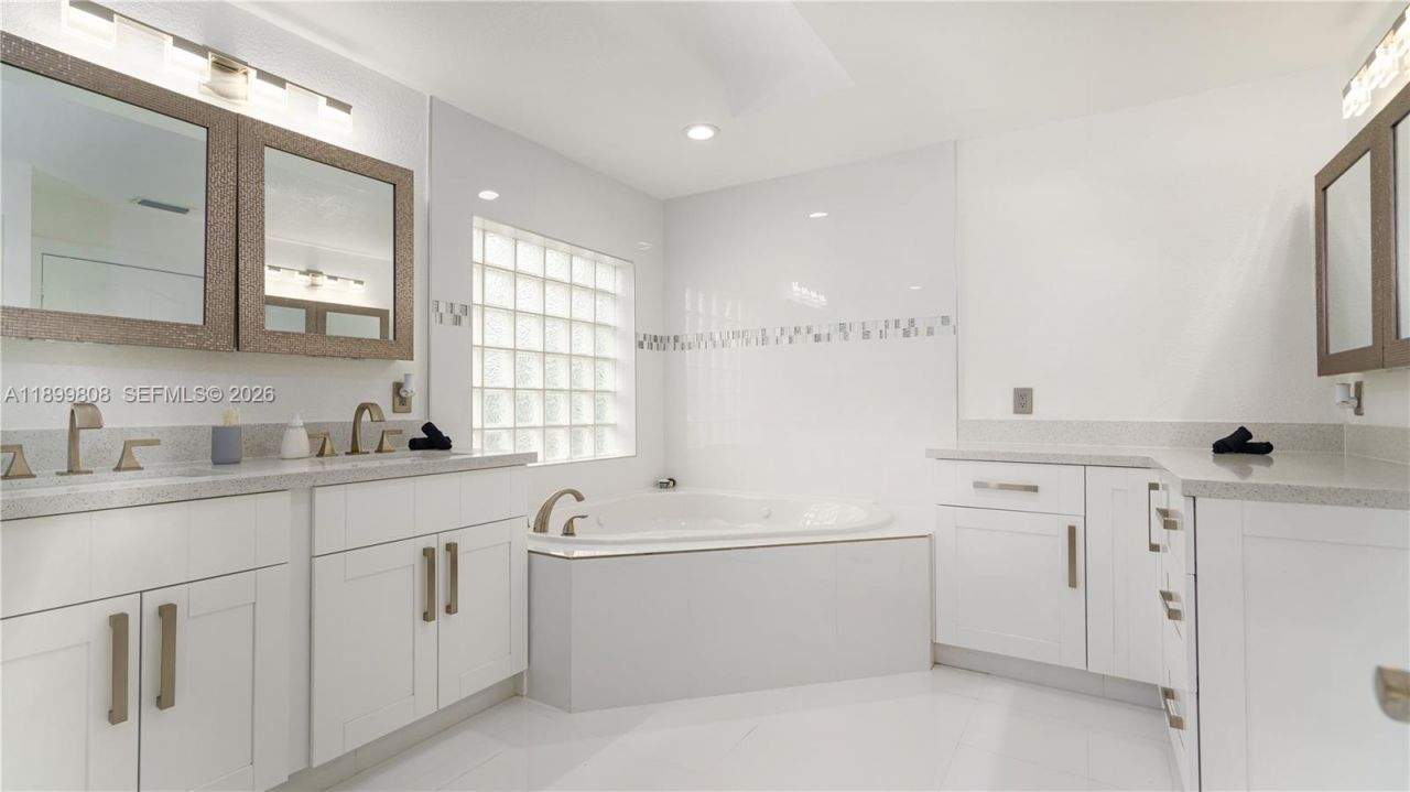 1361 NW 116th Ave, Plantation, FL 33323 Photo