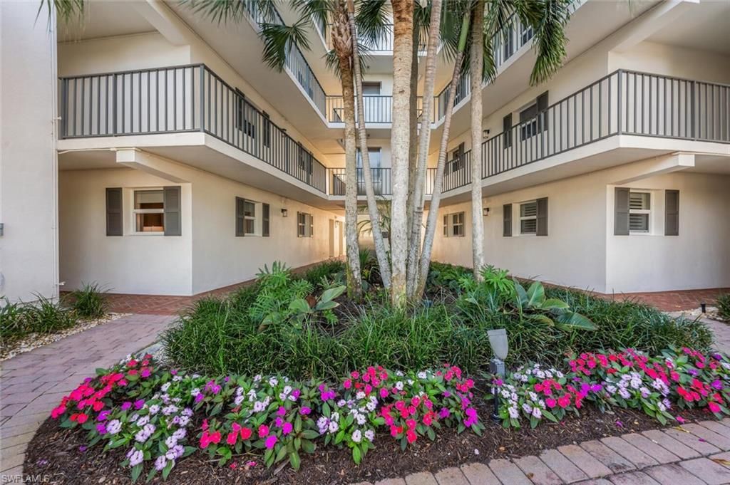 222 Harbour Dr, Unit 114, Naples, FL 34103 Photo