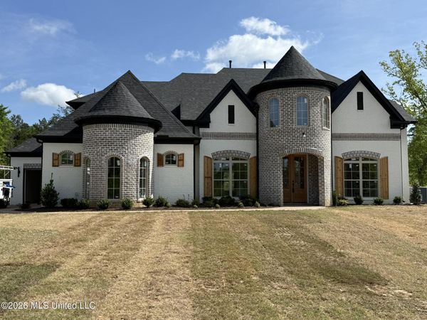 26 Honey Suckle Cove, Holly Springs, MS 38635