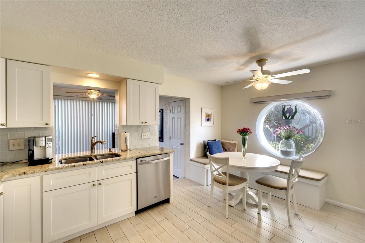 8706 54th Avenue W, Unit 18, Bradenton, FL 34210 Photo