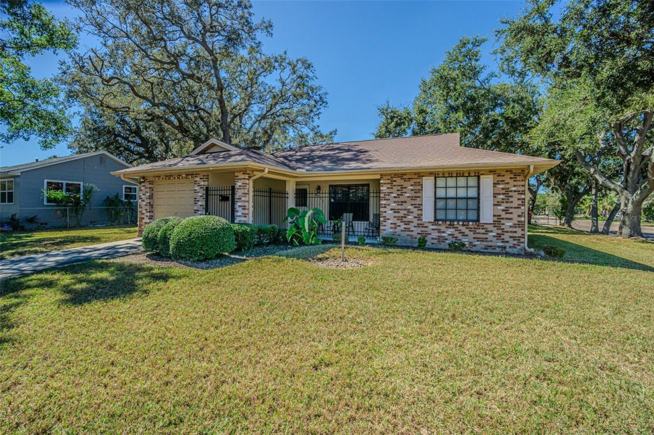 4300 18th Avenue S, Saint Petersburg, FL 33711 Main Photo