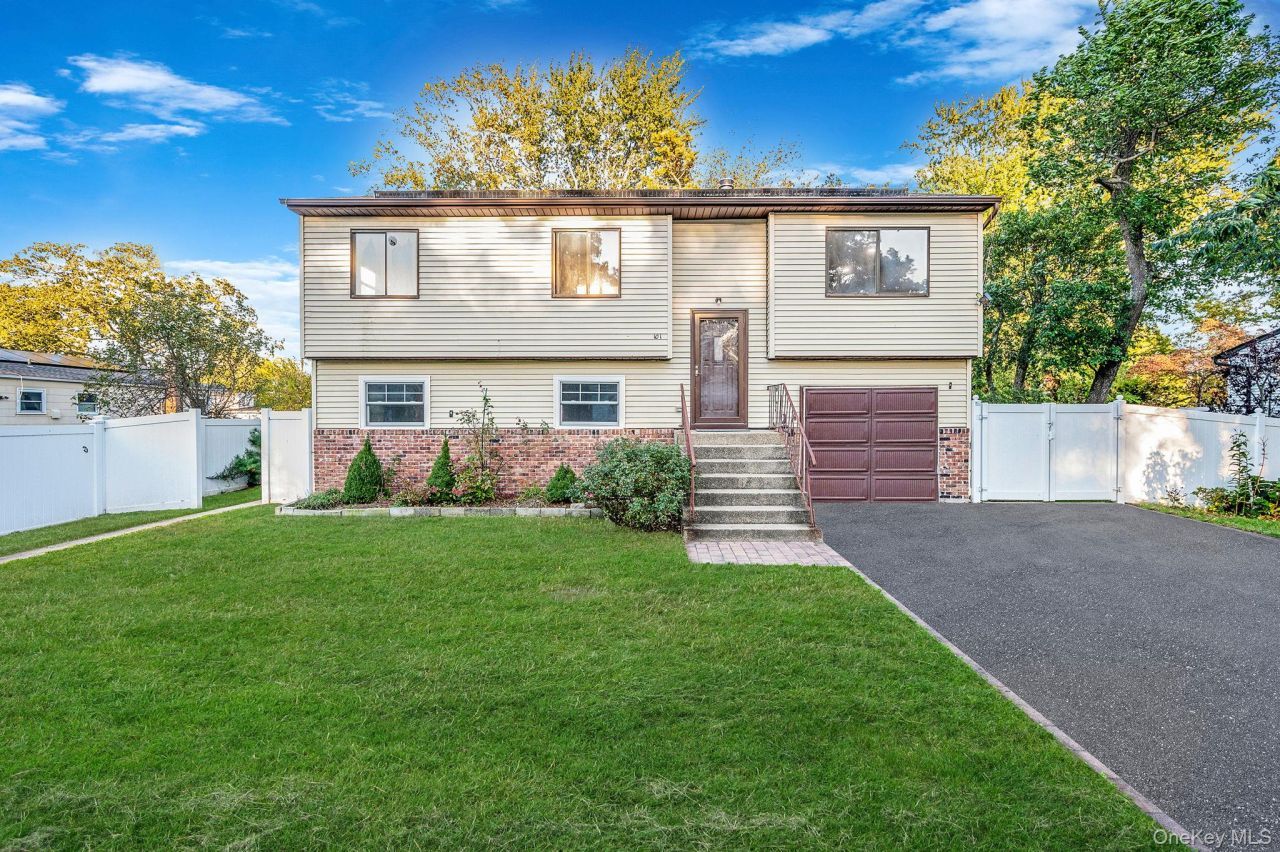 101 S 30th Street, Wyandanch, NY 11798 Main Photo