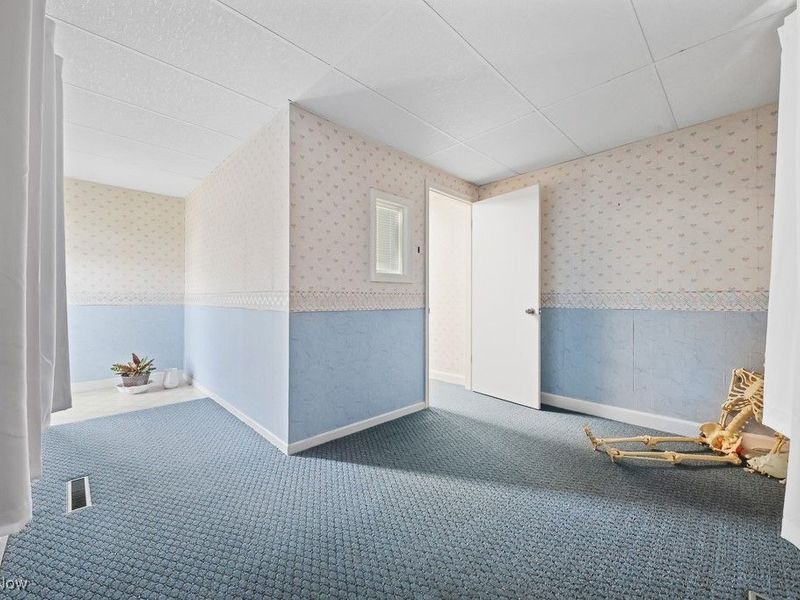 1077 W State Street, Alliance, OH 44601 Photo 11