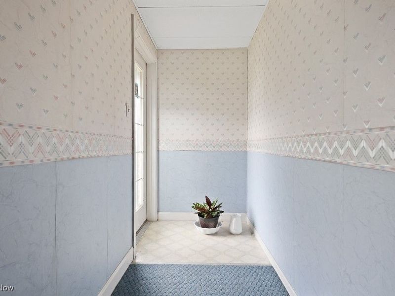 1077 W State Street, Alliance, OH 44601 Photo 12