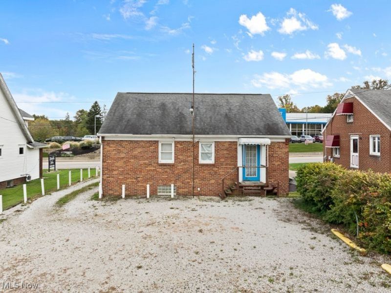 1077 W State Street, Alliance, OH 44601 Photo 2