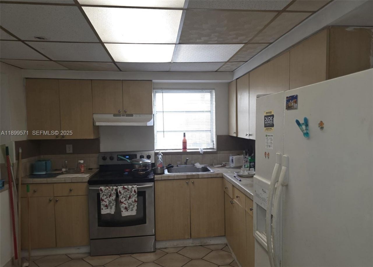 250 NW 63rd Ct, Miami, FL 33126 Photo