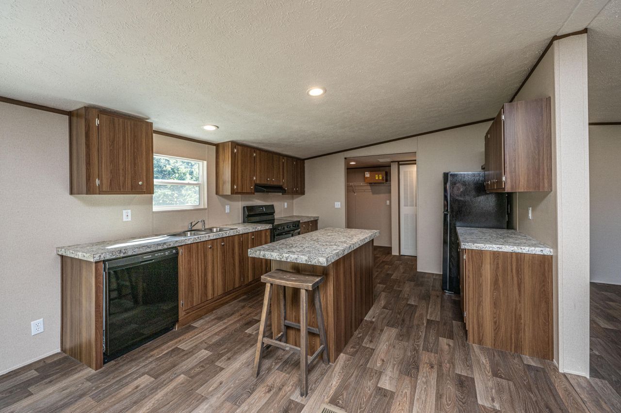 170 Church Road Photo 7